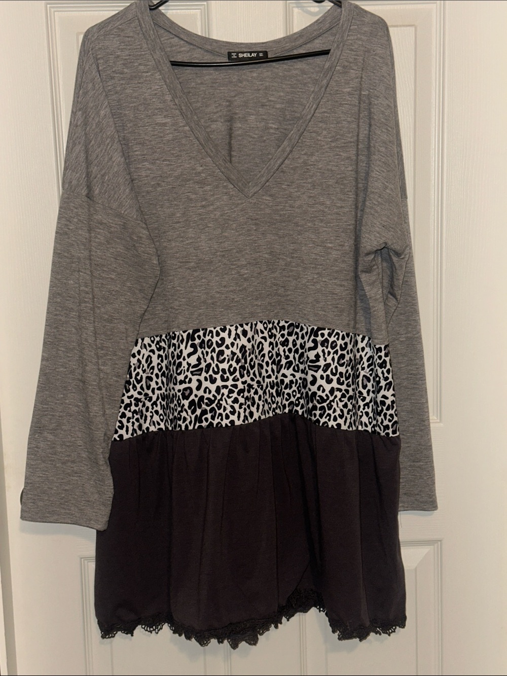 Sheilay Gray V-Neck Tiered Tunic with Leopard Panel
